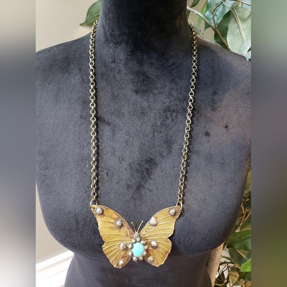 Loft Womens Gold Plated Turquoise Butterfly Necklace Jewelry with Lobster Clasp - Picture 9 of 9